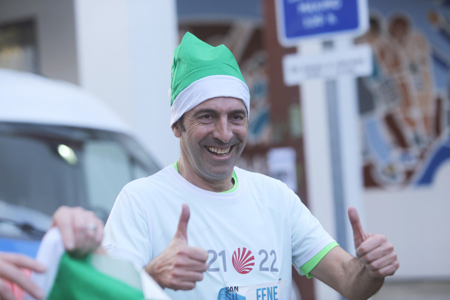 El conselleiro do Mar, Alfonso Villares, despidió el año participando en la San Silvestre de Fene