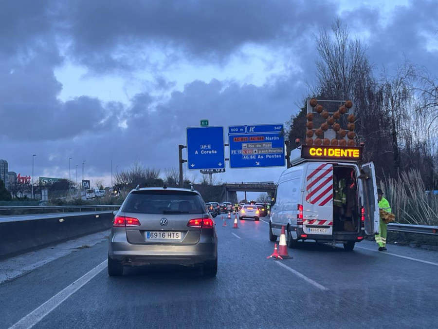 Un accidente en la AP-9 a su paso por Narón provoca importantes retenciones