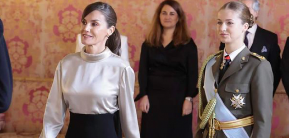 La Reina Letizia vuelve a confiar en la firma coruñesa Boüret