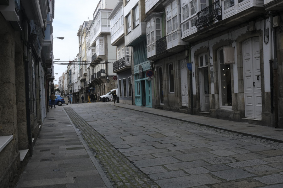 El ocio nocturno de A Magdalena prohíbe el consumo en la calle desde este sábado