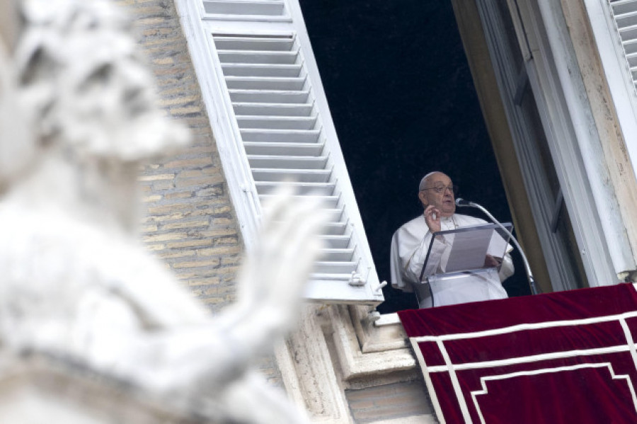 El papa Francisco vuelve a anular su agenda porque "persisten los leves síntomas gripales"