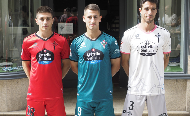 O centro comercial Odeón sortea unha camiseta asinada polos xogadores do Racing de Ferrol