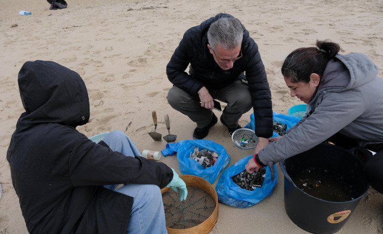 Ferrol coordinará la acción de los voluntarios en las playas a través de la oficina municipal