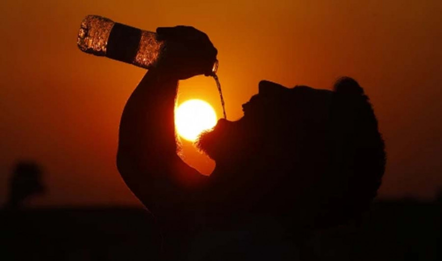 Diseñan un método para medir la cantidad de microplásticos en aguas embotelladas