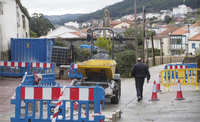 Inquietud de los vecinos de Neda por cómo pueden afectar las obras al casco histórico