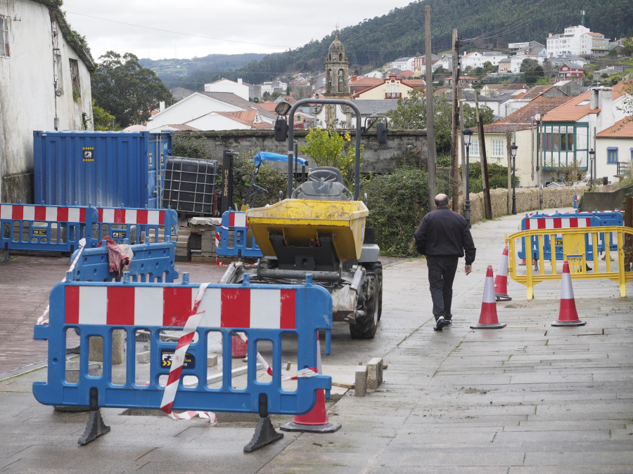 Inquietud de los vecinos de Neda por cómo pueden afectar las obras al casco histórico