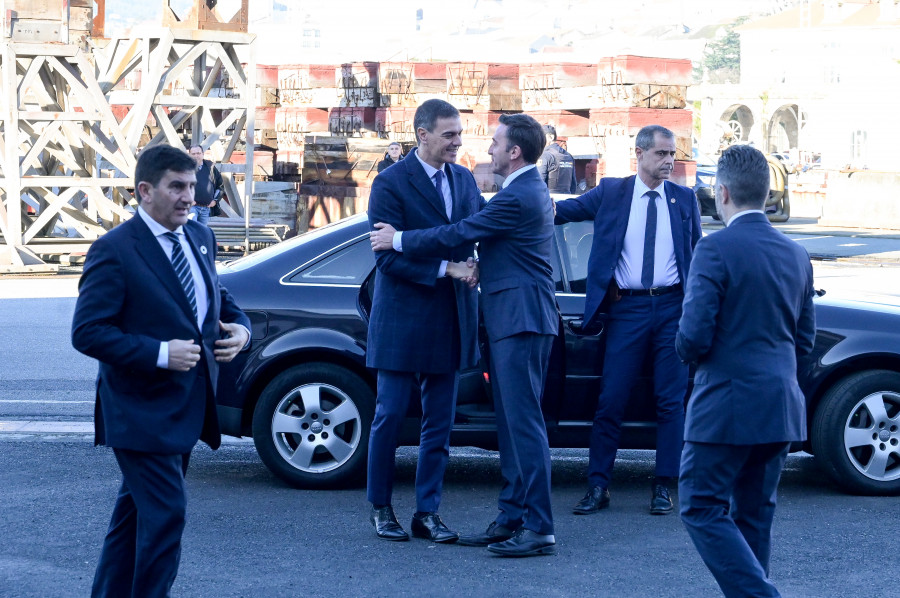 Pedro Sánchez anuncia por sorpresa la construcción en Ferrol de un nuevo buque logístico