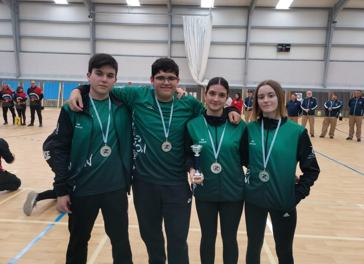 ZAutonu00f3mico Subcampeonato gallego por clubes para el Arco Naru00f3n