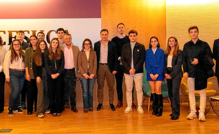 Cesuga y Grupo Aluman entregan los diplomas del  curso de técnico en fachadas