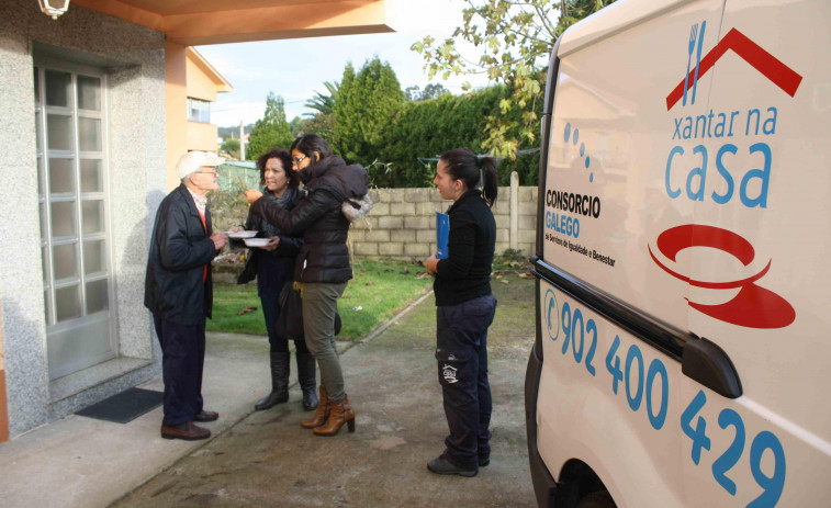 El programa Xantar na casa amplía 15 plazas y suma una aportación municipal de 6.800 euros