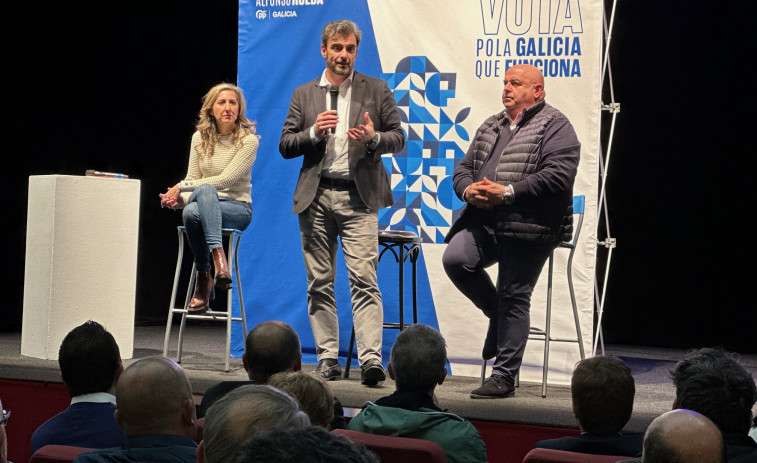 Diego Calvo avanzó, en Ferrol, la creación de un Plan de Pistas Abiertas para usos en horarios no lectivo