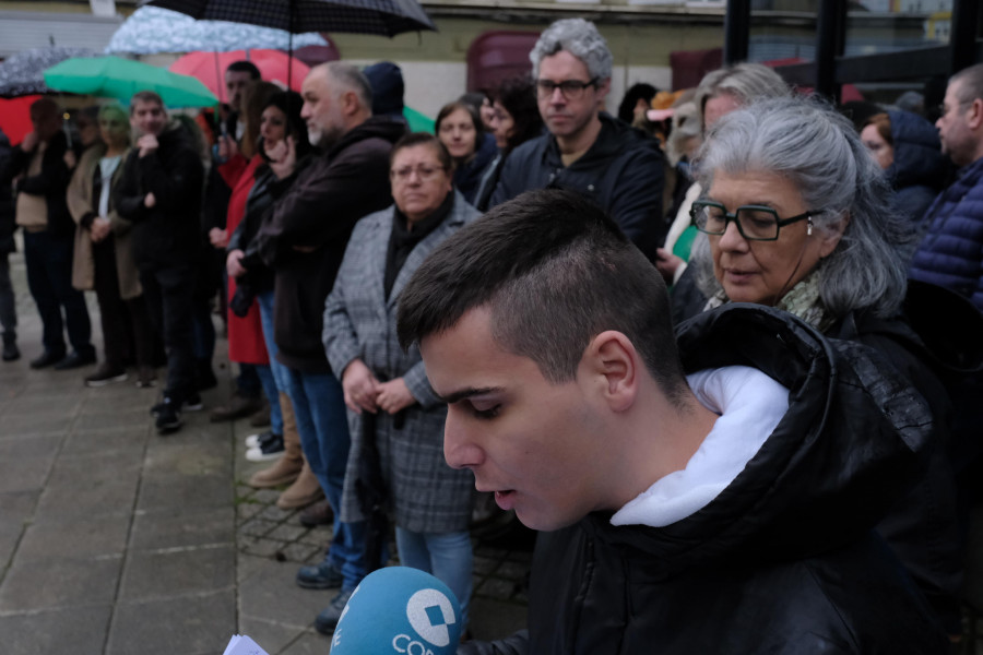 La plataforma del transporte reaviva su protesta y recuerda el aislamiento de la comarca
