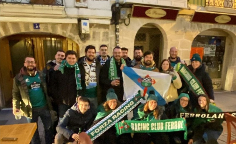 La afición del Racing de Ferrol se prepara para el partido contra el Burgos