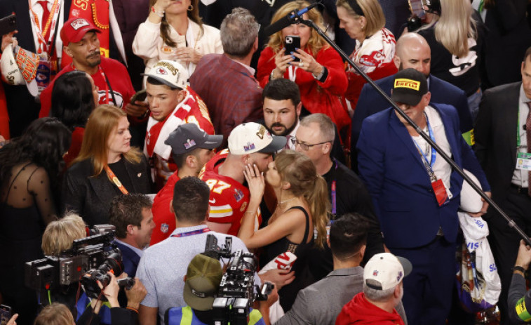 El beso de Taylor Swift reina en la Super Bowl