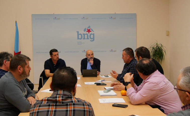 El BNG traslada en Ferrol a los trabajadores de Navantia su compromiso de inversión en los astilleros