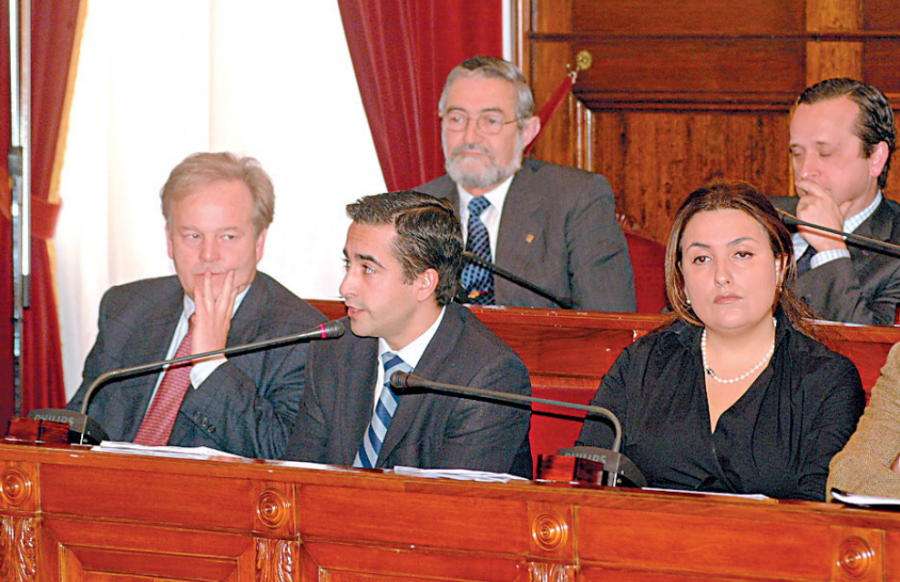 Hace 20 años | Presupuesto en Ferrol de más de 33 millones para 2004