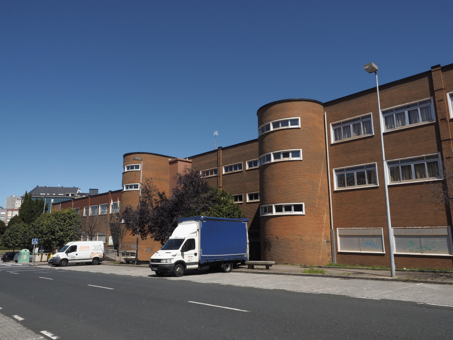 Evacuados un centenar de estudiantes y profesores por un incendio en el CIFP Ferrolterra
