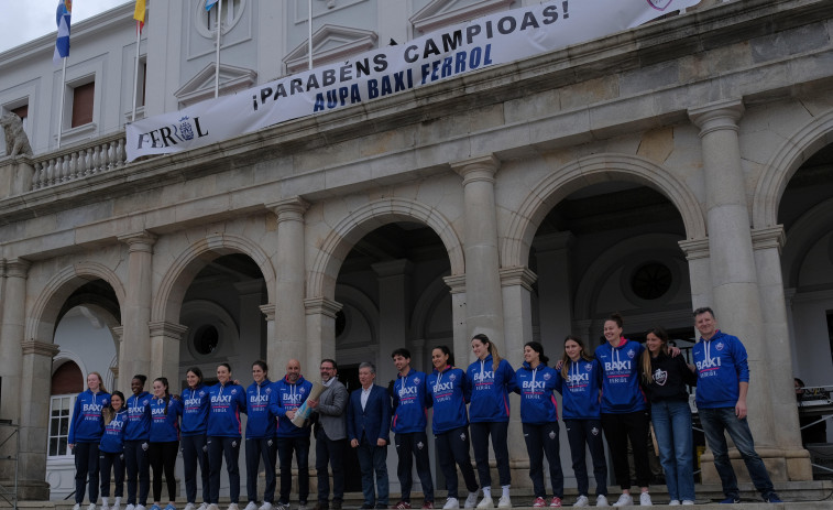 Las jugadoras del BAXI Ferrol, premio 8 M del Concello de Ferrol