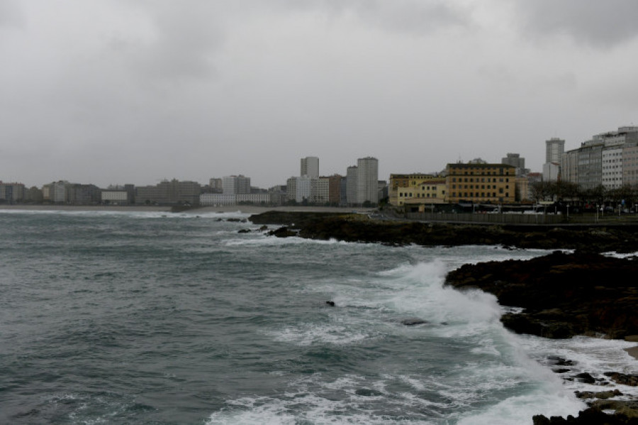 Galicia se prepara para la llegada del ciclón tropical 'Kirk', que traerá desde el martes un importante temporal