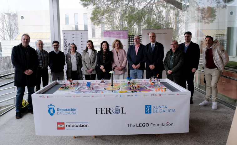 Más de 300 jóvenes participan en Ferrol  la First Lego League