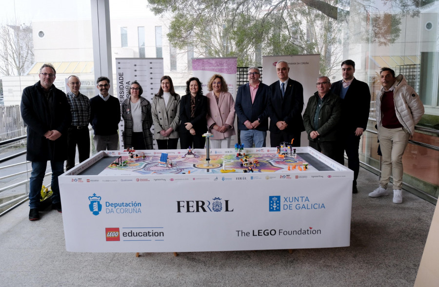 Más de 300 jóvenes participan en Ferrol  la First Lego League