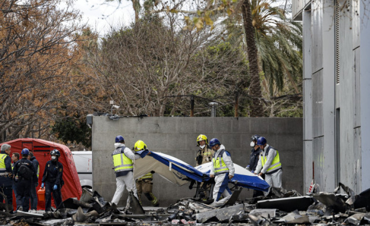 Empiezan las identificaciones y autopsias de los 10 cadáveres hallados en el edificio incendiado de Valencia
