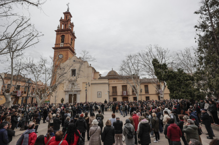 Homenaje a los fallecidos en el incendio de Valencia: "Es un mal sueño"