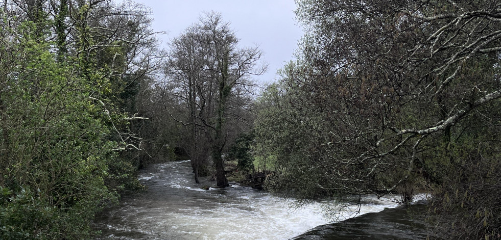 Tensión entre los vecinos de Neda ante la posibilidad de nuevas inundaciones