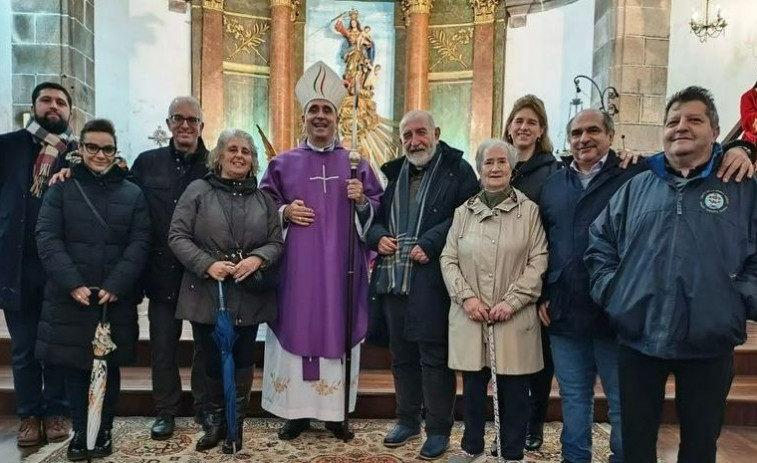 El obispo se reúne con miembros de la Orden Tercera