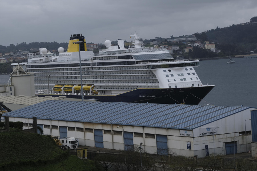 El mal tiempo frustra una nueva visita del "Spirit of Discovery" a Ferrol
