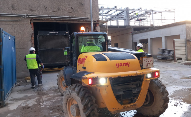 El plan director del CHUF avanza dotando al complejo ferrolano de nuevo suministro eléctrico