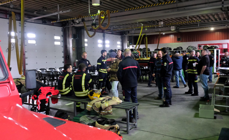 Bomberos de Ferrol y Narón celebran con autoridades y con la ciudadanía su patrón