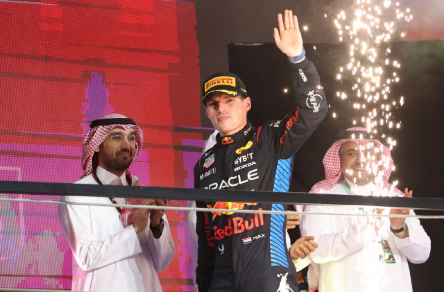 Verstappen gana en Arabia y 'Checo' completa otro 'doblete' de Red Bull