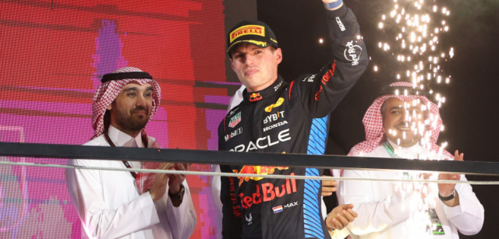 Verstappen gana en Arabia y 'Checo' completa otro 'doblete' de Red Bull