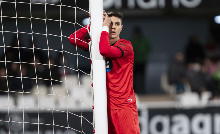 El Racing de Ferrol no encuentra el camino (2-1)