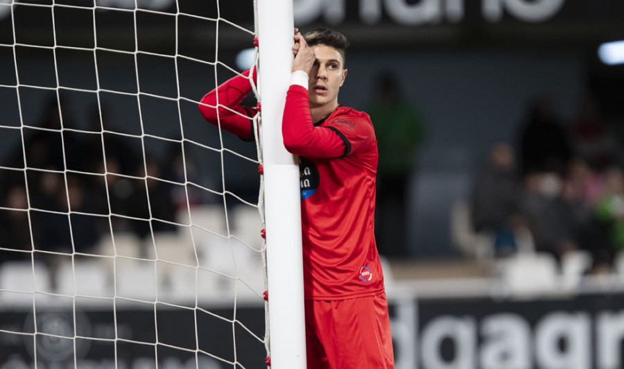 El Racing de Ferrol no encuentra el camino (2-1)