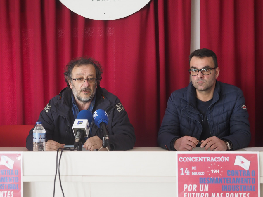 Nueva protesta de la CIG por As Pontes frente al edificio de la Xunta en Ferrol