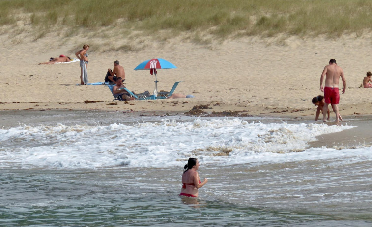 Ferrol incorpora a Ponzos a la red de playas sin humo