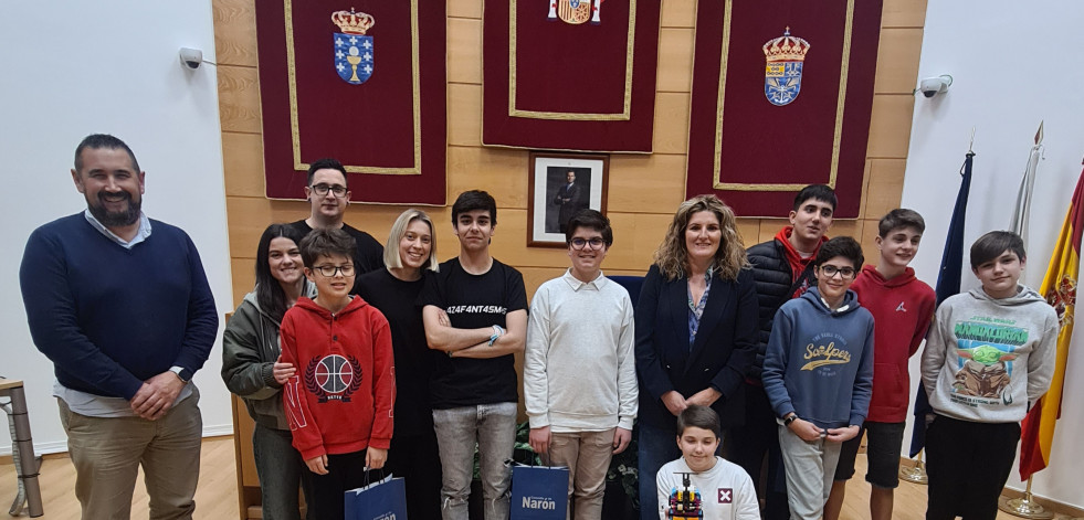 Recepción en Narón al equipo que representará a Galicia en la final de la First Lego League