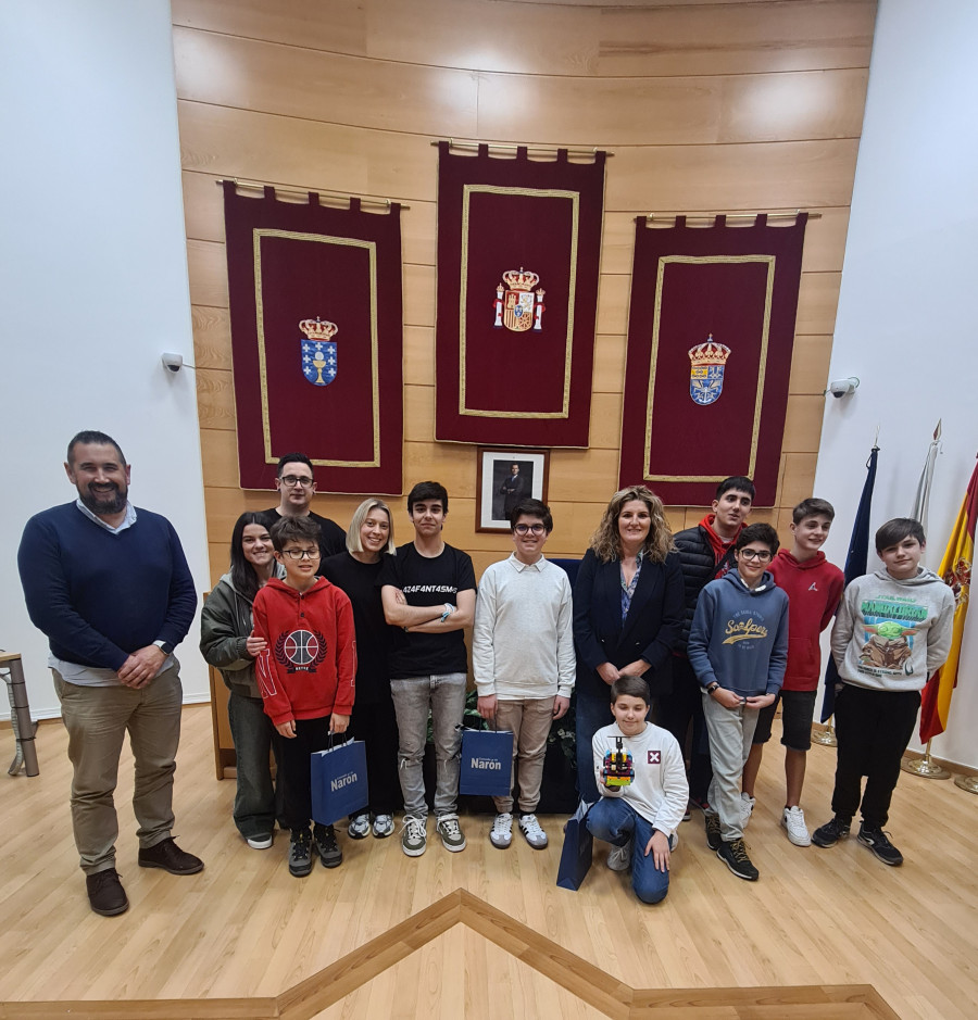 Recepción en Narón al equipo que representará a Galicia en la final de la First Lego League
