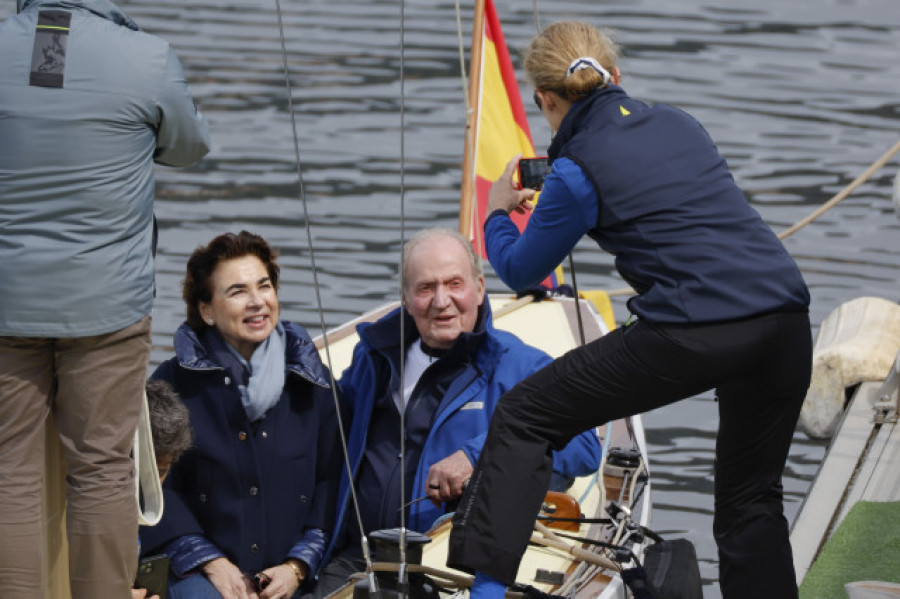 La lluvia trunca los planes de Juan Carlos I de salir a navegar