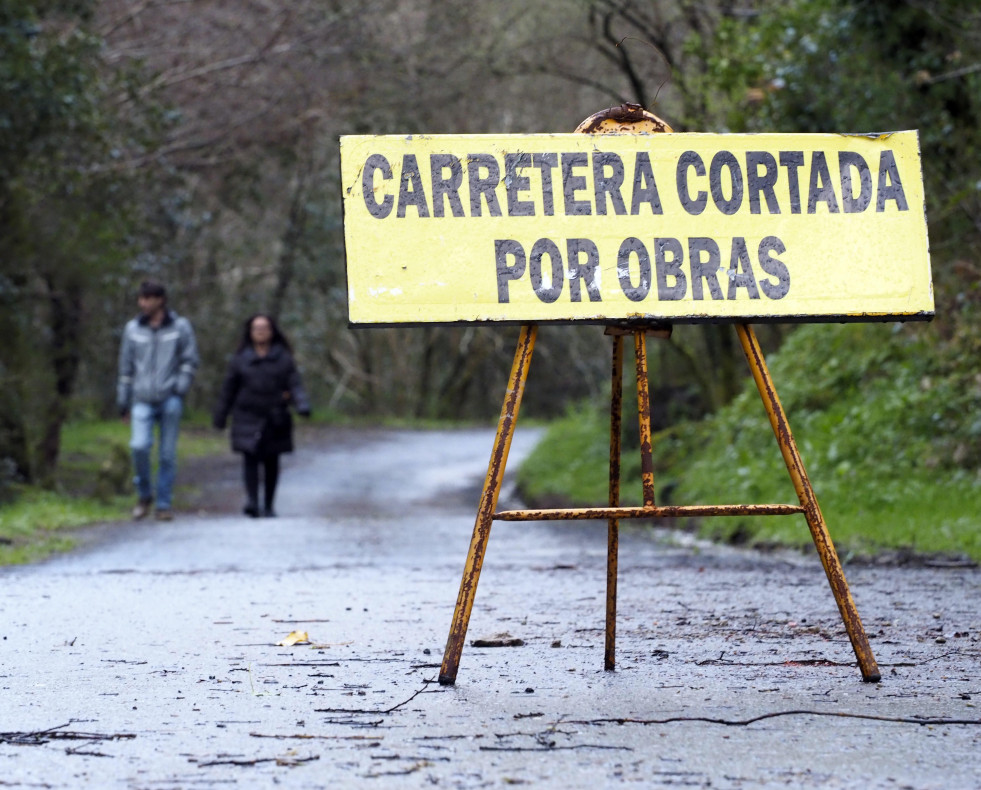 Carretera cortada obras Fragas do Eume Xunta