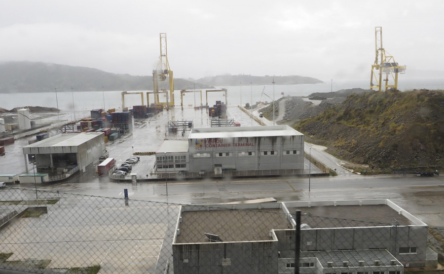 Los tráficos portuarios se desploman en Ferrol por segundo mes consecutivo