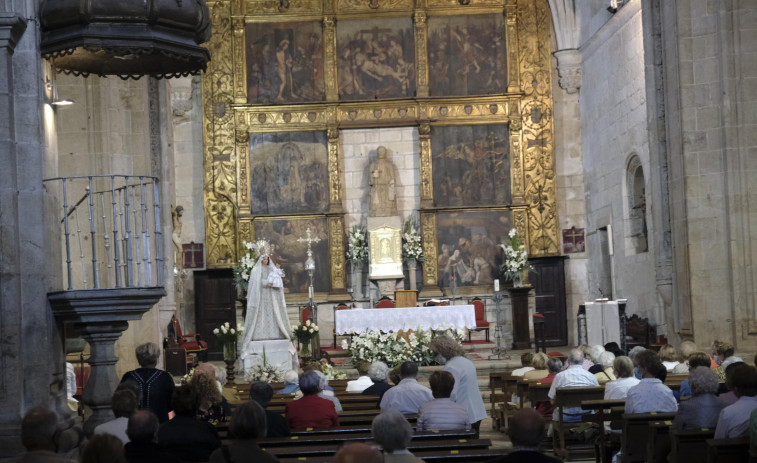El Concello de Pontedeume suspende las visitas a la iglesia de Santiago y a las carracas