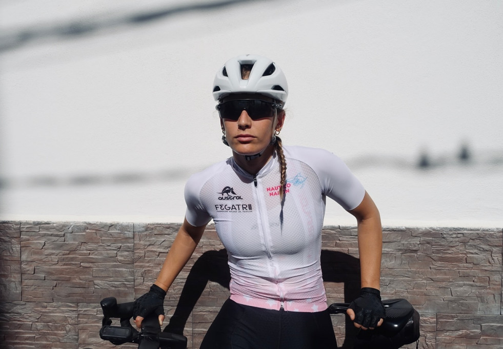 Sara Guerrero, triatleta naronesa internacional: “Mi objetivo es ganar el Nacional en A Coruña ”