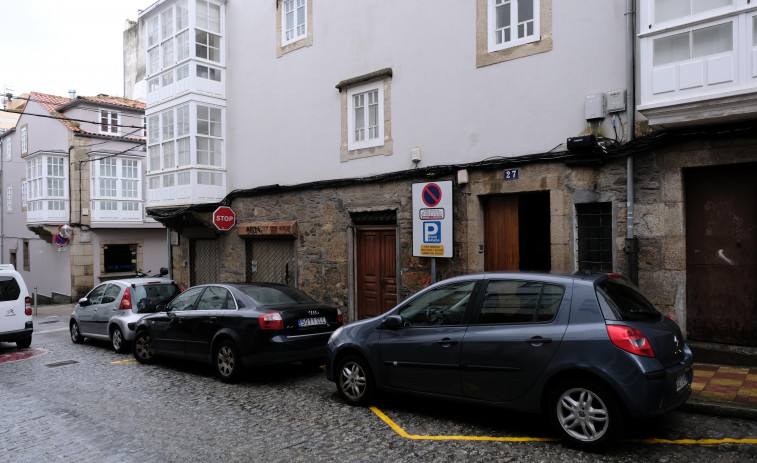 El Concello de Ferrol instala Pequeparadas en todos los centros educativos