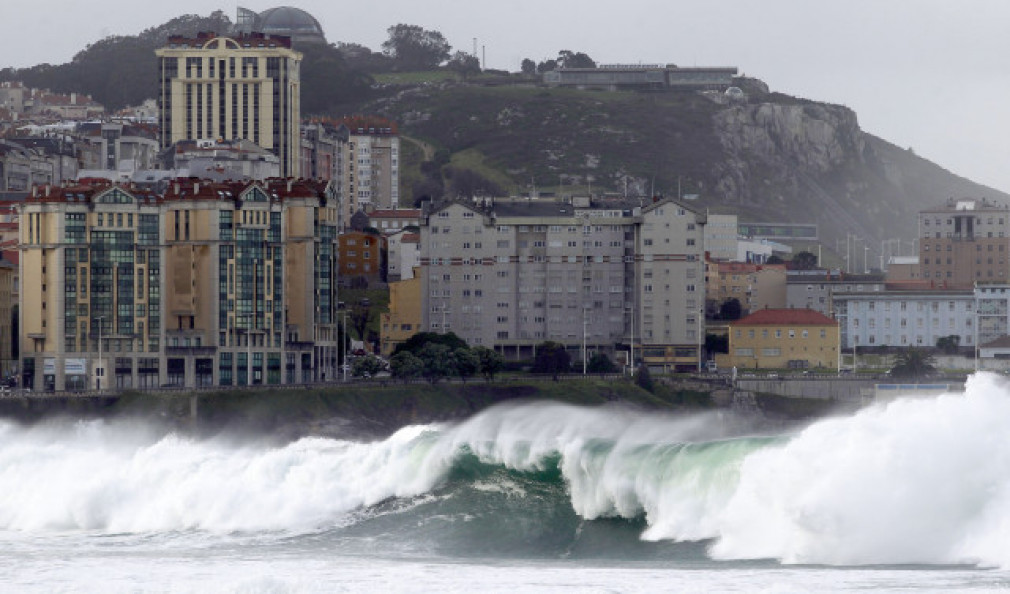 Alerta amarilla en toda la costa gallega este viernes por oleaje