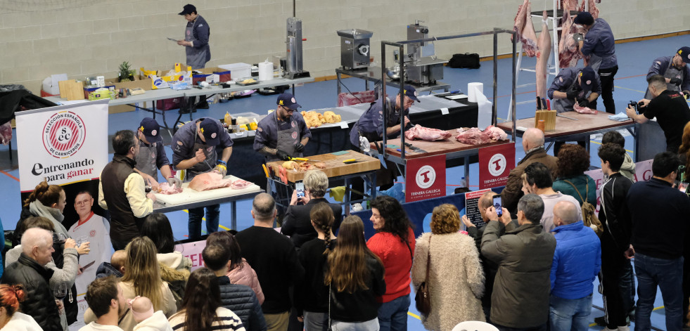 Narón celebró un homenaje a la carne para recaudar fondos para el Centro de Recursos Solidarios