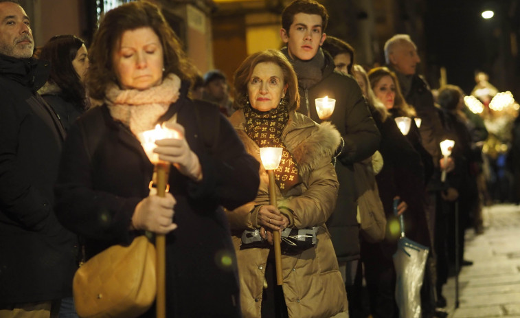 Viernes Santo en Ferrol: Soledad y Os Caladiños