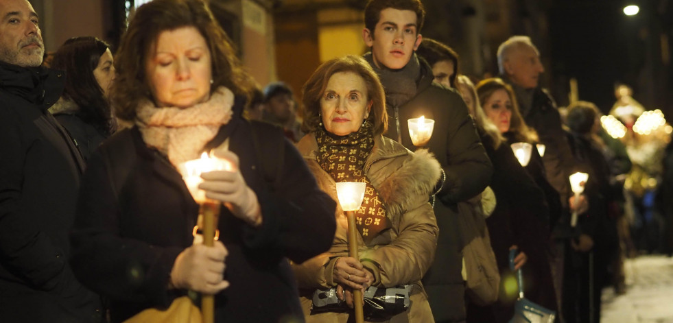 Viernes Santo en Ferrol: Soledad y Os Caladiños